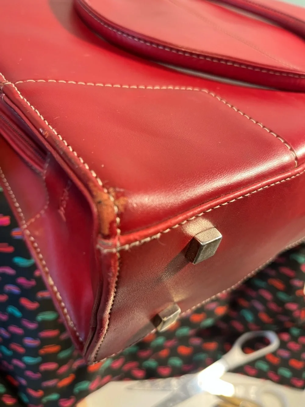 • Targus Red 14” Laptop Tote Bag Faux Leather Briefcase